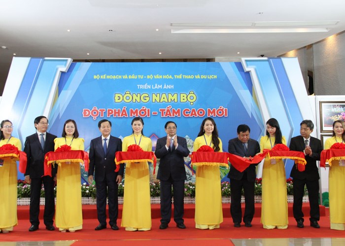 Triển lãm ảnh Đông Nam Bộ “Đột phá mới - Tầm cao mới” - Anh 1