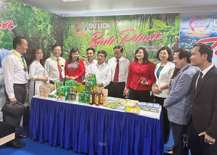 Bộ VHTTDL sẽ đồng hành cùng địa phương để thúc đẩy du lịch phát triển bứt tốc, bền vững - Anh 3