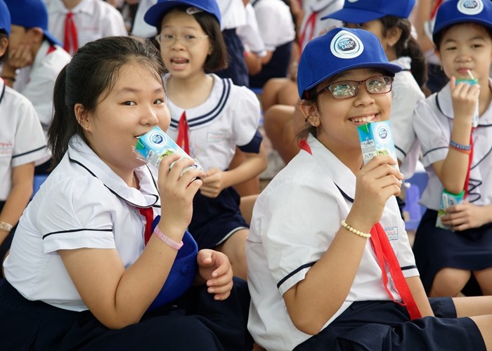 FrieslandCampina Việt Nam được vinh danh top 10 Doanh nghiệp Bền vững từ những đóng góp cho cộng đồng - Anh 3