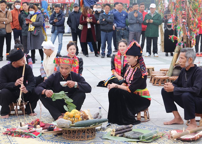 Khai mạc các hoạt động chung trong khuôn khổ Ngày hội VHTTDL các dân tộc vùng Tây Bắc lần thứ XV - Anh 13