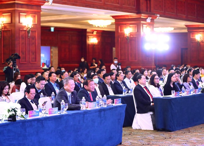 Bộ trưởng Nguyễn Văn Hùng: Để doanh nghiệp thực sự là trái tim của nền kinh tế đất nước - Anh 2