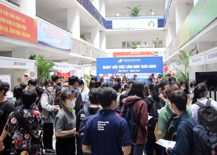 Có tình trạng sinh viên bị dụ dỗ vào các hoạt động đa cấp trá hình - Anh 1