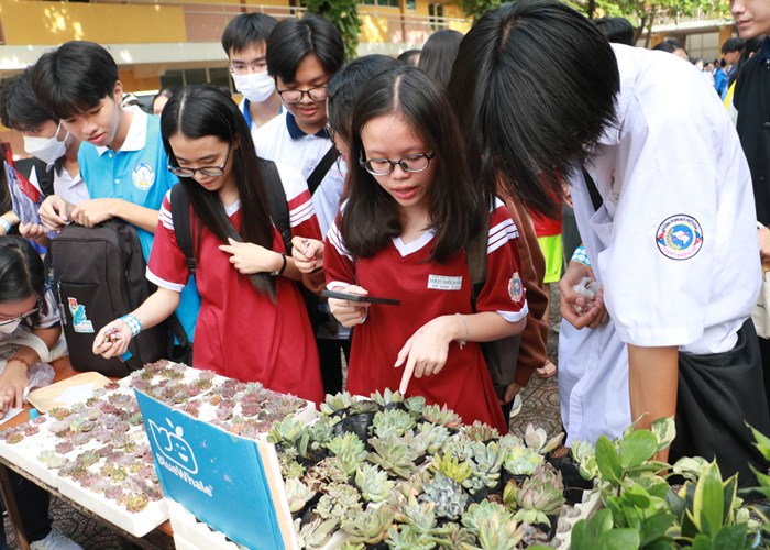Tưng bừng Ngày hội “Học đúng đam mê - Sống đúng cá tính” - Anh 5