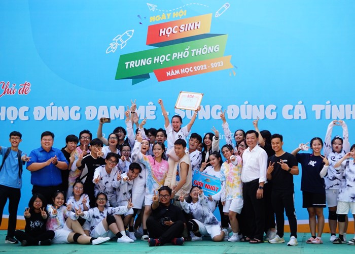 Tưng bừng Ngày hội “Học đúng đam mê - Sống đúng cá tính” - Anh 6