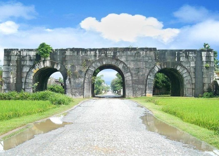 Thanh Hóa tăng cường công tác quản lý, tu bổ, phục hồi và phát huy giá trị di tích lịch sử - văn hóa, danh lam thắng cảnh - Anh 1
