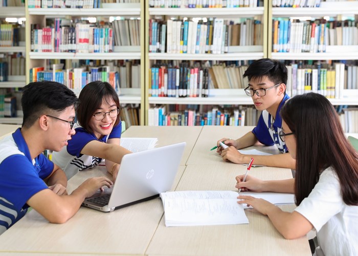 Đẩy mạnh học tập suốt đời trong thư viện, bảo tàng, trung tâm văn hóa - Anh 1