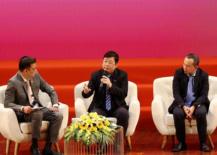 Tìm giải pháp then chốt cho thể chế, chính sách và nguồn lực phát triển công nghiệp văn hoá - Anh 10