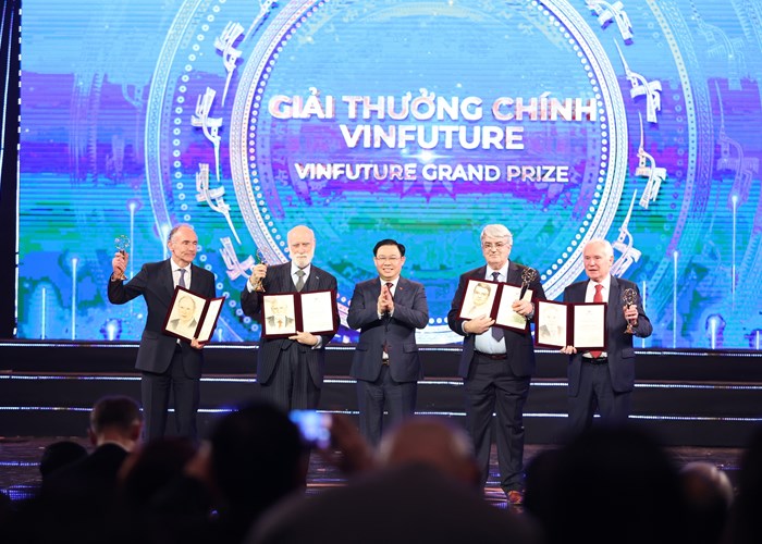 Chủ tịch Quốc hội Vương Đình Huệ dự Lễ trao giải thưởng VinFuture - Anh 2
