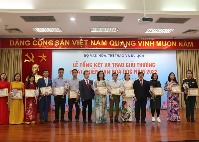 Tổng kết và trao giải thưởng phát triển văn hoá đọc năm 2022 - Anh 3