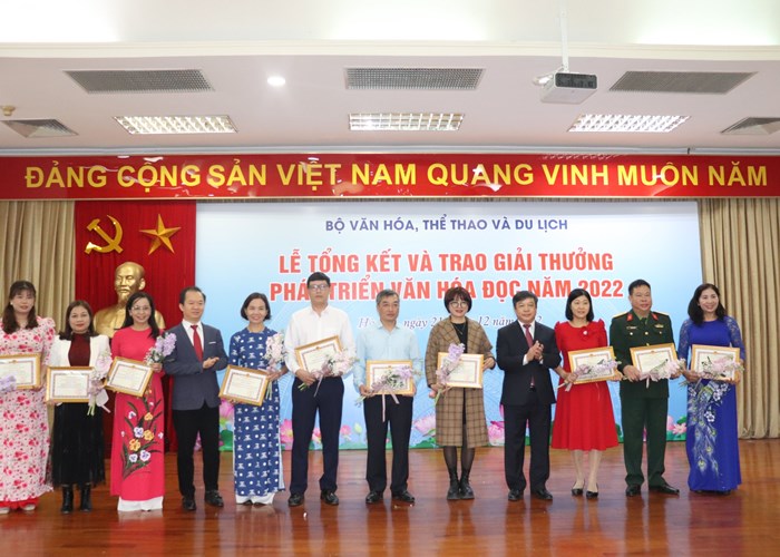 Tổng kết và trao giải thưởng phát triển văn hoá đọc năm 2022 - Anh 4