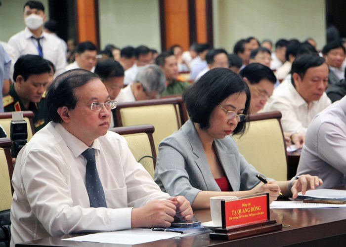 Báo chí phải 