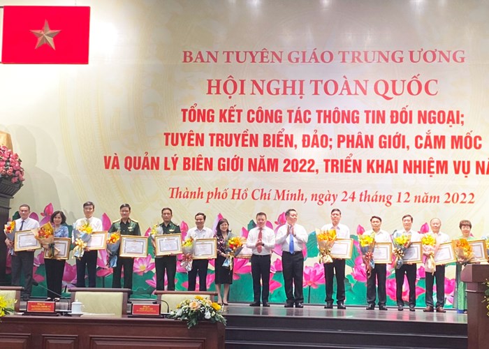 Hội nghị toàn quốc tổng kết công tác thông tin đối ngoại, tuyên truyền biển, đảo, phân giới, cắm mốc - Anh 3