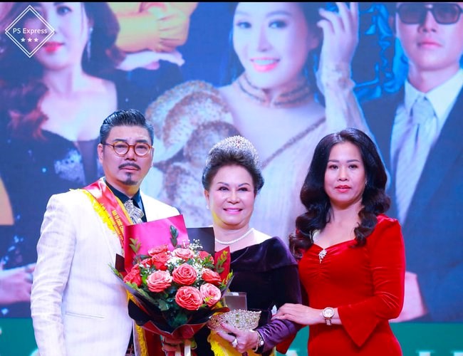 Vụ “nhà thơ thế giới”: Xử phạt đơn vị tổ chức sự kiện 75 triệu đồng - Anh 1