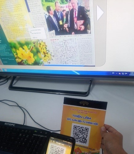 Thưởng lãm Hội báo Xuân trên nền tảng trực tuyến - Anh 2