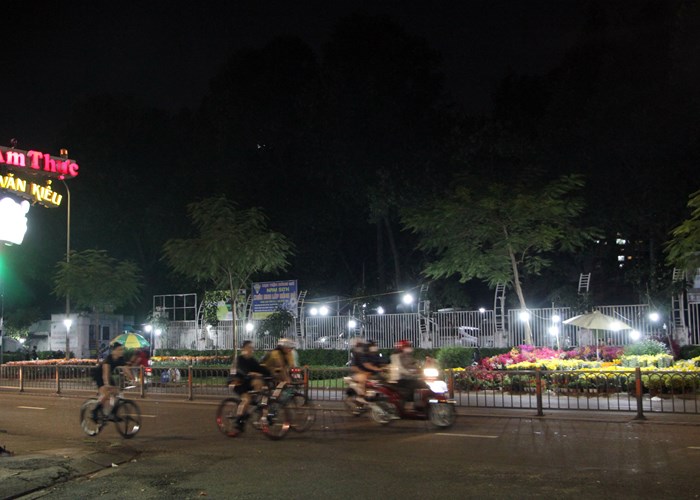 Khám phá các phố ẩm thực ở TP.HCM - Anh 5