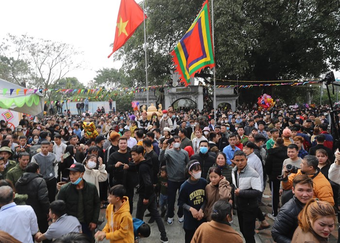 Cục Văn hoá cơ sở đề nghị: Không để xảy ra hành vi chen lấn, tranh cướp trong lễ hội - Anh 1