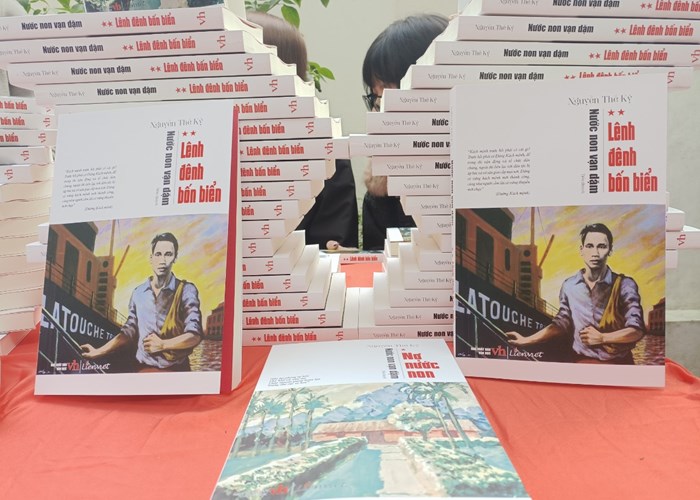 “Lênh đênh bốn biển”: Tiểu thuyết khắc hoạ hành trình 30 năm “Người đi tìm hình của nước” - Anh 3
