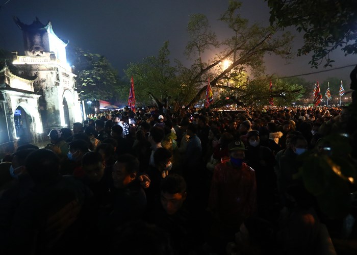 Siết chặt an ninh, đêm khai ấn Đền Trần diễn ra trong yên ả - Anh 13