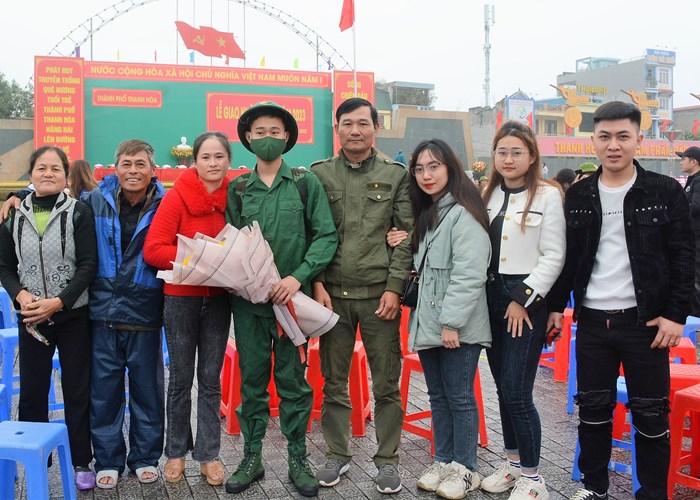Hơn 3.500 thanh niên Thanh Hoá lên đường nhập ngũ - Anh 3