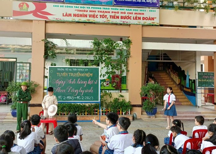 Nhiều hoạt động tưởng niệm 80 năm Ngày Anh hùng liệt sĩ Kim Đồng hy sinh - Anh 2
