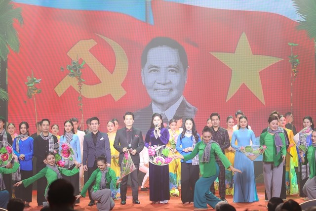 “Tấm gương đạo đức cách mạng cao đẹp của đồng chí Huỳnh Tấn Phát mãi mãi là niềm tự hào của đất nước chúng ta…” - Anh 3