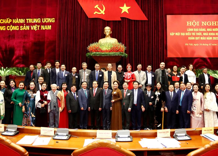 Tạo điều kiện tốt nhất để các nhà khoa học, trí thức, văn nghệ sĩ tiếp tục tận tâm, tận hiến vì quốc gia, dân tộc - Anh 10