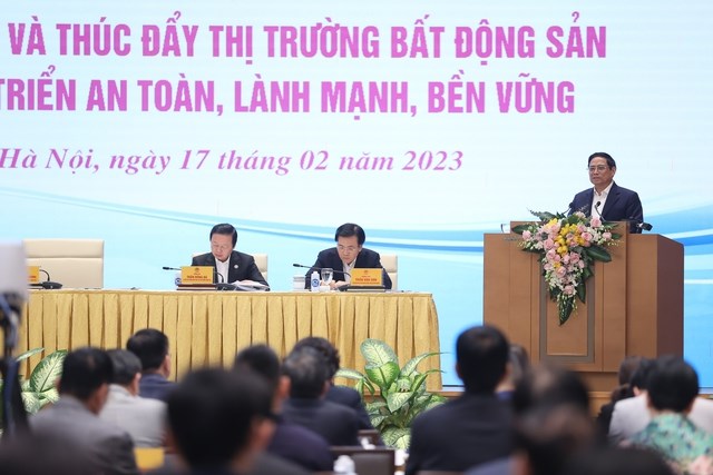 Thủ tướng chủ trì Hội nghị tháo gỡ khó khăn cho thị trường bất động sản - Anh 2