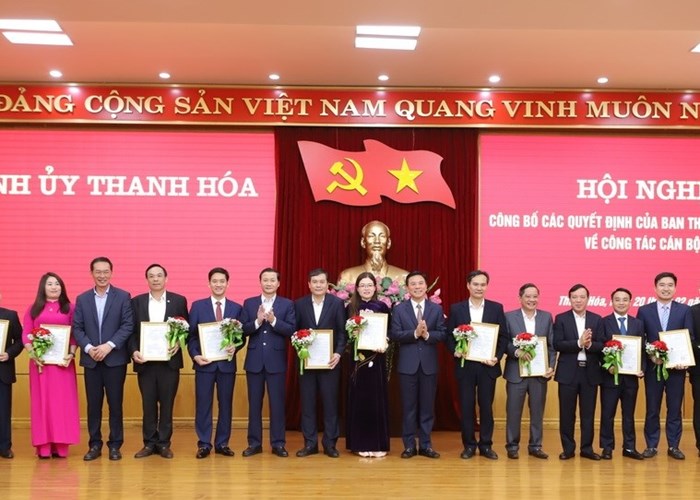 Thanh Hóa luân chuyển, điều động, bổ nhiệm nhiều cán bộ lãnh đạo chủ chốt - Anh 1