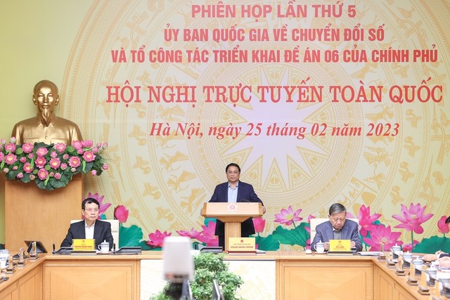 Thủ tướng: Chuyển đổi số là nhiệm vụ trọng tâm, phải được tiến hành thường xuyên, liên tục - Anh 2