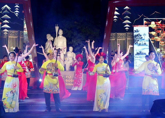 Hà Nội: Ấn tượng chương trình kỷ niệm 80 năm Đề cương về văn hoá Việt Nam - Anh 4