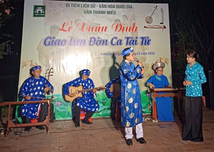 Vĩnh Long: Nhiều hoạt động văn hóa - giáo dục nhân lễ Xuân đinh tại di tích Văn Thánh miếu - Anh 2