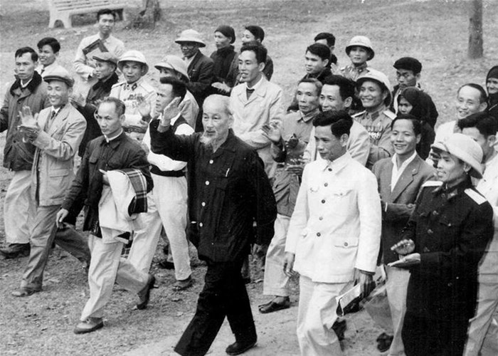 Triển lãm “Vĩnh Phúc - 60 năm làm theo lời Bác” - Anh 3