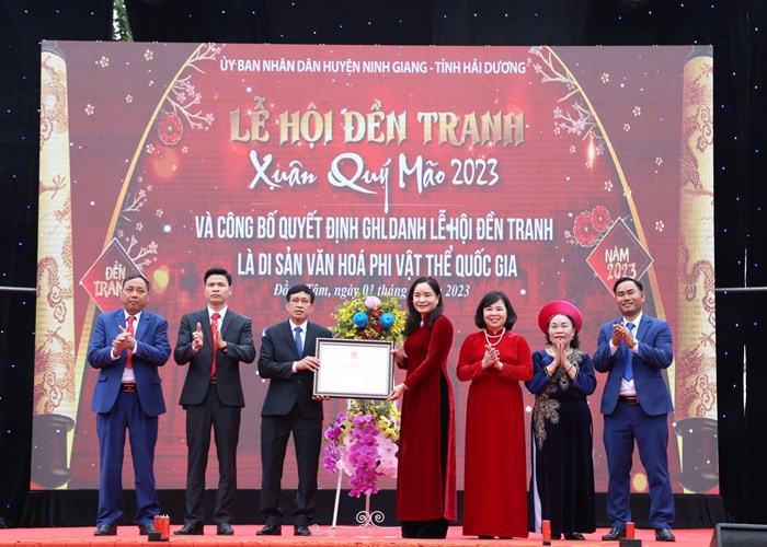 Ghi danh Lễ hội đền Tranh là Di sản văn hóa phi vật thể quốc gia - Anh 1