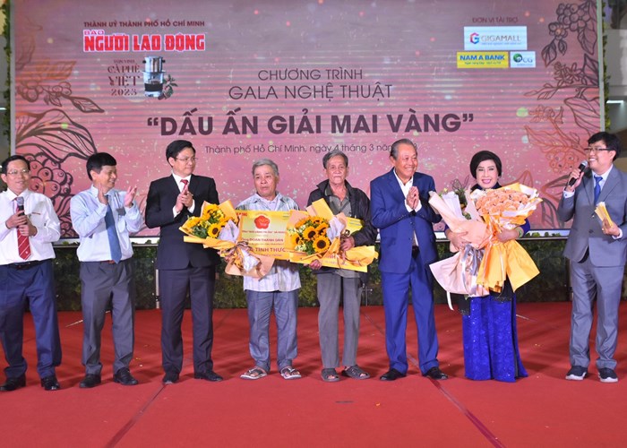 Gala nghệ thuật “Dấu ấn giải Mai Vàng”: Đưa nghệ sĩ đến với cộng đồng - Anh 5