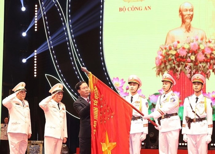 Tổng Bí thư: Lực lượng Công an nhân dân quyết tâm, chung sức, đồng lòng học tập, thực hiện Sáu điều Bác Hồ dạy - Anh 4