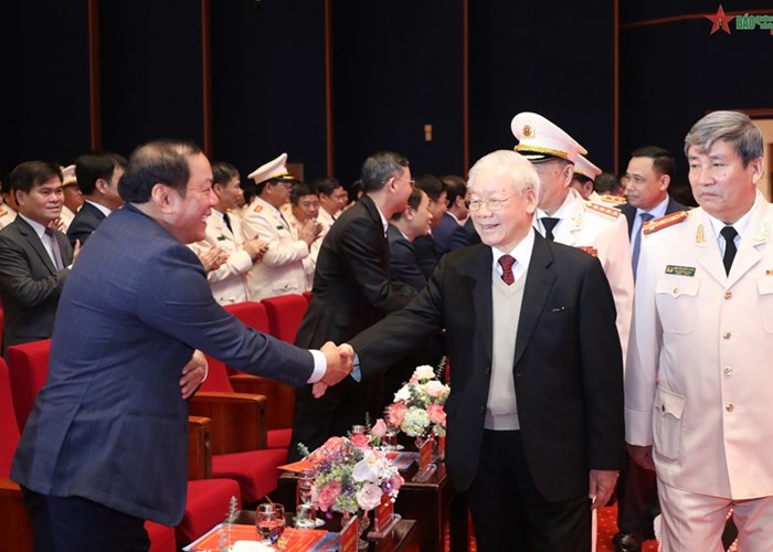 Tổng Bí thư: Lực lượng Công an nhân dân quyết tâm, chung sức, đồng lòng học tập, thực hiện Sáu điều Bác Hồ dạy - Anh 1