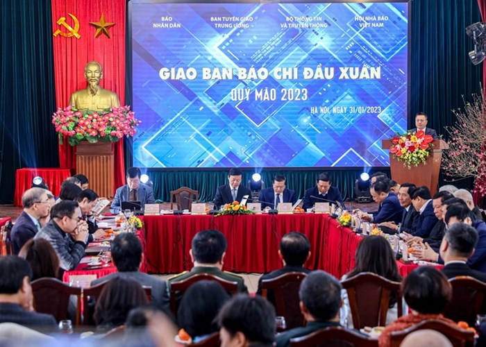 Quy định mới của TƯ về bổ nhiệm, khen thưởng, kỷ luật lãnh đạo cơ quan báo chí - Anh 1
