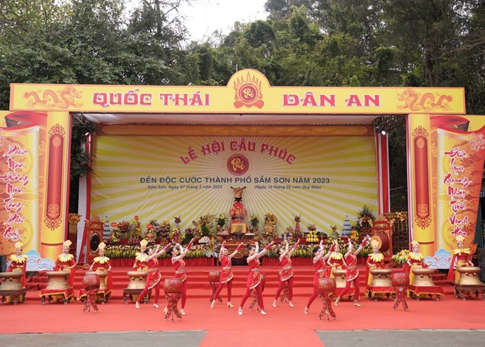 Độc đáo Lễ hội đền Độc Cước ở thành phố biển Sầm Sơn - Anh 2