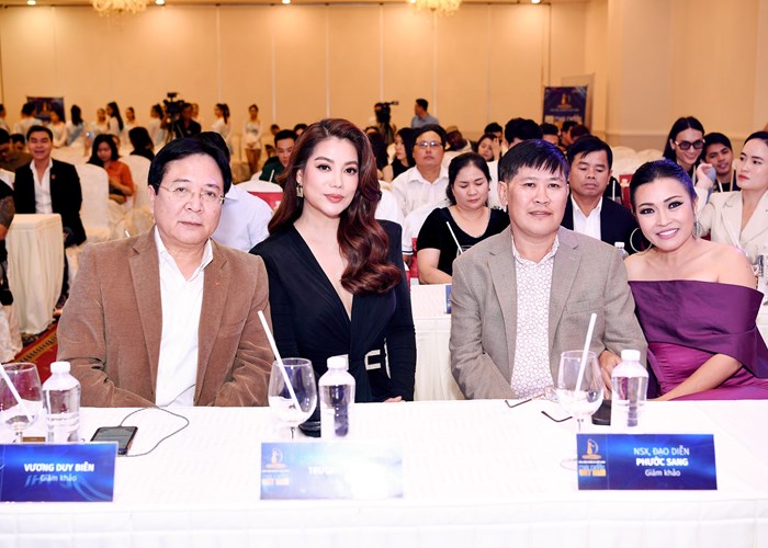 Cuộc thi hoa hậu cho những cô gái cao từ 1,45m đã được cấp phép - Anh 3