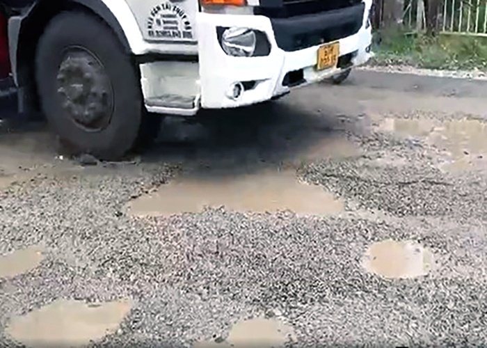 Gập ghềnh đường du lịch An Giang - Anh 3