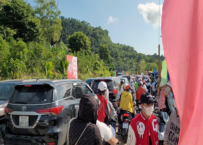 Gập ghềnh đường du lịch An Giang - Anh 8