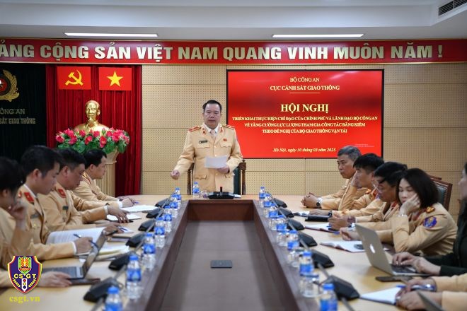 Từ sáng 11.3, CSGT sẽ tăng cường lực lượng hỗ trợ các trung tâm đăng kiểm - Anh 1