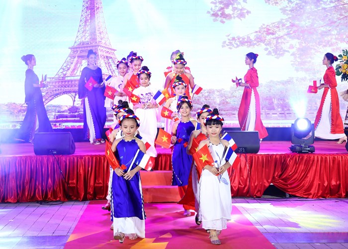 Đặc sắc bộ sưu tập áo dài 