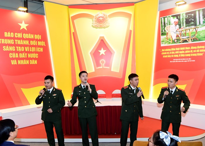 Xây dựng văn hoá cơ quan báo chí và văn hoá người làm báo - Anh 3