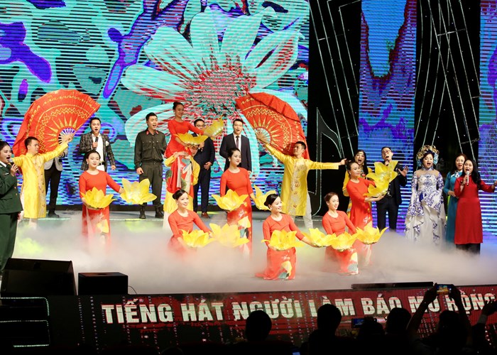 Phạm Công Thành đoạt giải Nhất cuộc thi Tiếng hát Người làm báo mở rộng năm 2023 - Anh 5