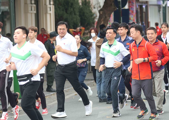 Phát động Ngày chạy Olympic vì sức khoẻ toàn dân - Anh 3