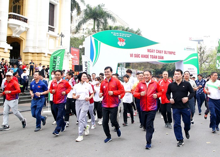 Phát động Ngày chạy Olympic vì sức khoẻ toàn dân - Anh 1