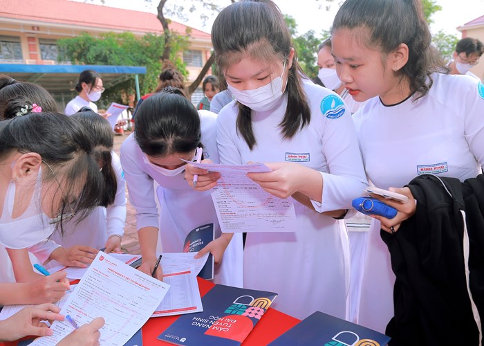 Trường ĐH Văn Lang “chốt sổ” nhận hồ sơ tuyển sinh đến ngày 31.3 - Anh 1
