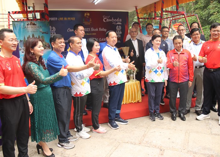 200 VĐV tham dự Lễ rước đuốc SEA Games 32 - Anh 1
