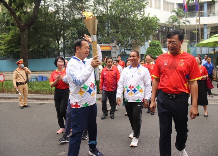 200 VĐV tham dự Lễ rước đuốc SEA Games 32 - Anh 5